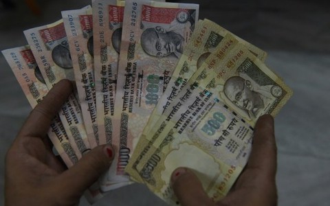 ​Ấn Độ thu hồi tờ bạc 500, 1000 rupee chống tham nhũng