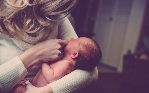 Hạn chế tình trạng trầm cảm sau sinh ở phụ nữ nhiễm HIV