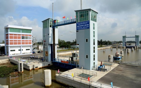 Khánh thành âu tàu đầu tiên ở Việt Nam