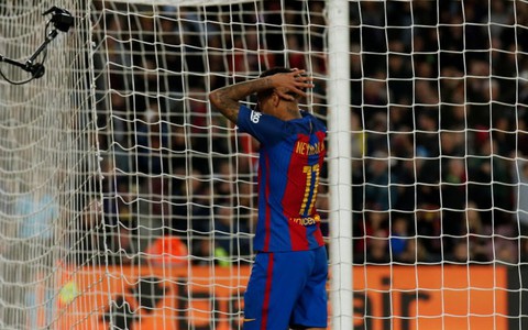 Không Messi, Barca hòa thất vọng trước 9 người Malaga