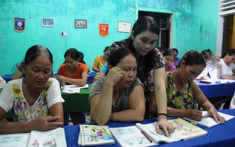Cô giáo làng của bà con ngư dân