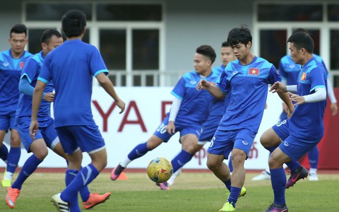 Tuyển VN -  Campuchia: Nên trao cơ hội cho Công Phượng