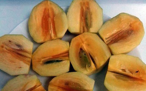 Một số trái cây ăn khi đói có thể kết dính làm tắc ruột