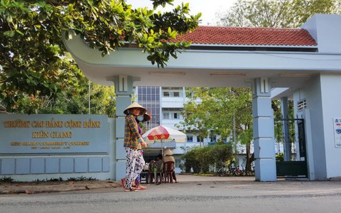 Sai phạm hơn 4,4 tỉ đồng, rút kinh nghiệm lãnh đạo trường