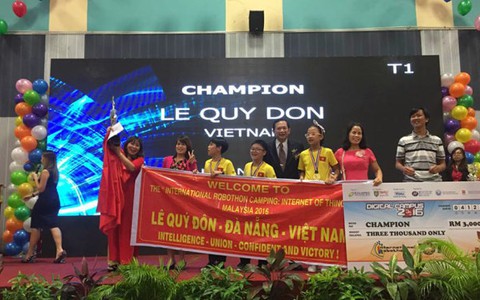 Trường lần đầu đi thi giành chức vô địch Robothon quốc tế