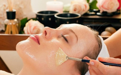 Đánh bật mụn đầu đen bằng dầu tẩy trang chỉ sau 15-20 phút