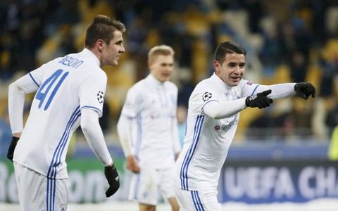 Dynamo Kiev vùi dập Besiktas, đưa Napoli và Benfica vào vòng knock-out
