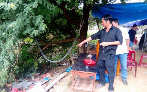 Nhầm bả chó là... kẹo mút, thêm một người chết tức tưởi