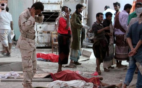IS tấn công binh sĩ Yemen đang đợi nhận lương, 50 người chết