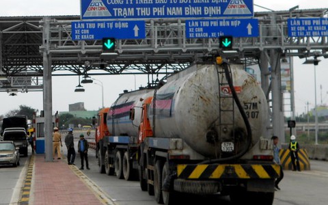 Doanh nghiệp chặn đường bồi thường 11 triệu đồng cho trạm thu phí