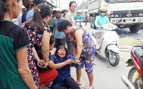 Học sinh lớp 8 bị xe ben cán chết thảm trên đường đi thi