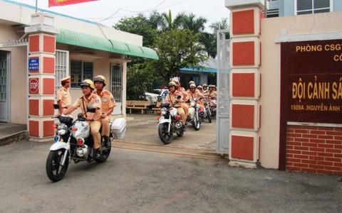 CSGT ra quân đảm bảo trật tự an toàn giao thông dịp tết