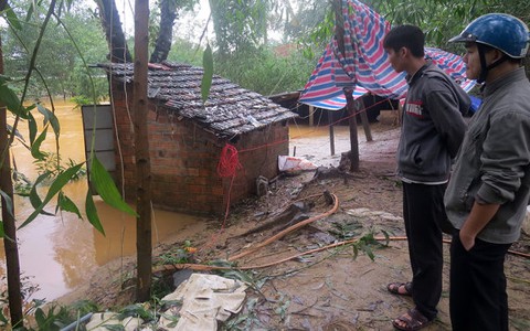 Quảng Nam: Tìm thấy thi thể 2 người mất tích trong lũ