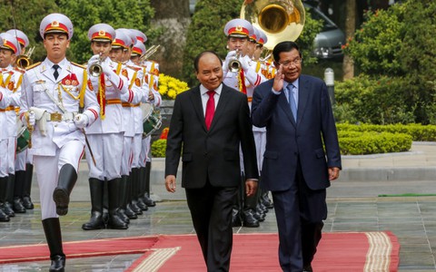 Đón Thủ tướng Hun Sen thăm chính thức Việt Nam