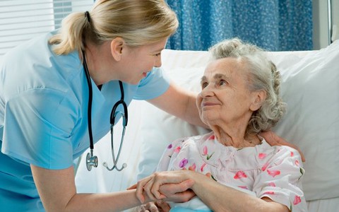 ​Cấp cứu người cao tuổi đúng cách