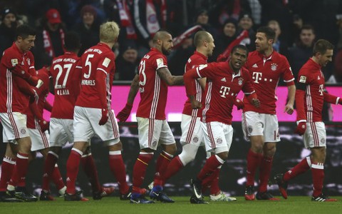 Bayern Munich đè bẹp “hiện tượng” Leipzig