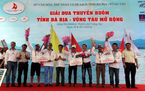 Đội Vũng Tàu Marina 1 đoạt giải nhất đua thuyền buồm BRVT 2016