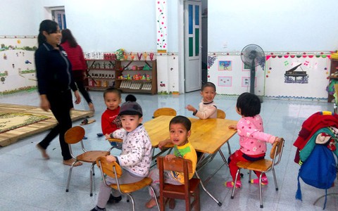 Nghi trường mầm non mua thịt bẩn, phụ huynh cho con nghỉ học