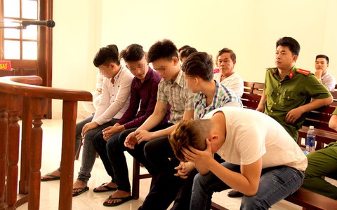 Thiếu niên giật bánh mì lãnh án tù vì trộm cắp