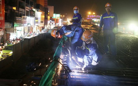 Trắng đêm trên 2 công trường quan trọng