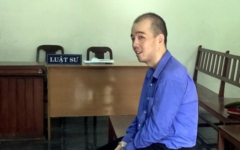 Người Malaysia giết bạn trong khách sạn lãnh án chung thân