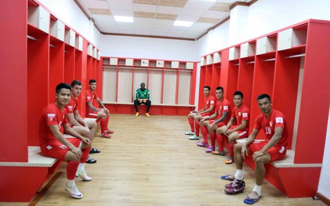 Cầu thủ TP.HCM hào hứng với phòng thay đồ 5 sao