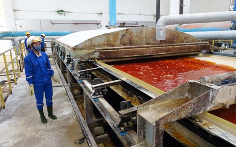 Người dân tham gia quan trắc môi trường tổ hợp bôxit Tân Rai
