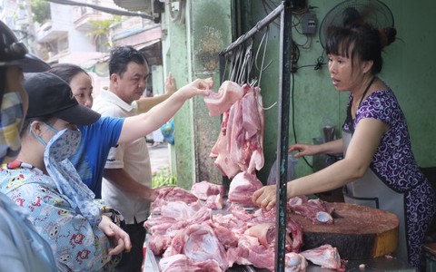 Bộ NN&PTNT phát động chia sẻ với người nuôi heo