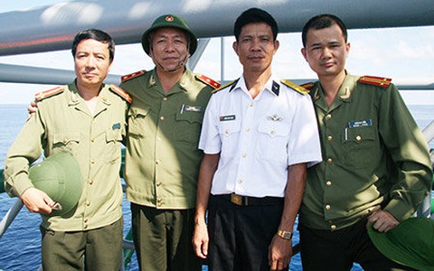 Cấp cứu kịp thời trung tá nhà giàn bị đau quặn thận