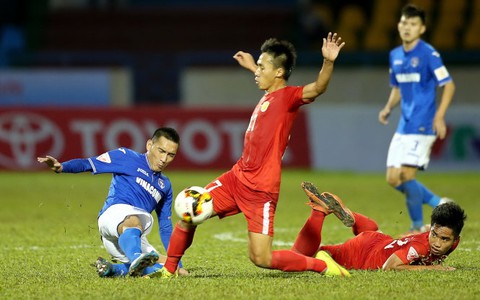 Đấu sớm vòng 2 V-League 2017: Hồng Việt sai lầm, TP.HCM bại trận
