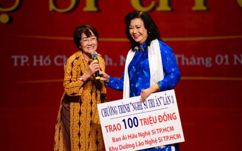 Nghệ sĩ Kim Cương chia sẻ cùng hàng trăm nghệ sĩ