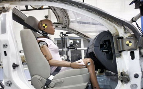 Giấu lỗi túi khí, Takata bị phạt 1 tỉ USD