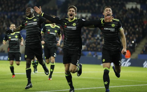 Alonso tỏa sáng, Chelsea nhấn chìm Leicester tại King Power