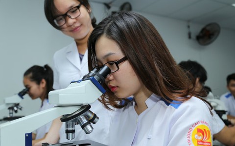 Đón thị trường để chọn trúng ngành