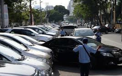 Xây dựng tạm các bãi đậu xe thông minh ở khu trung tâm