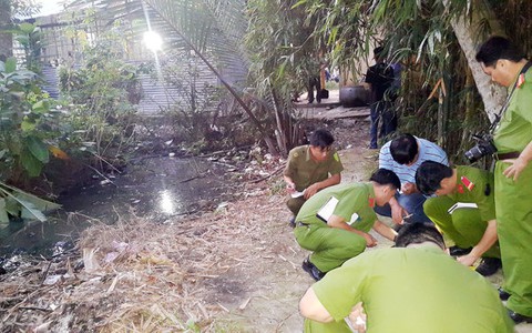 Bắt nghi phạm vào tận trường đâm chết thầy giáo