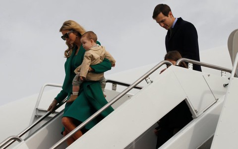 Con gái ông Trump kêu gọi trao cho cha cô một cơ hội
