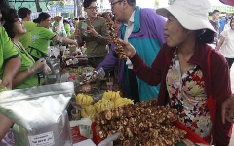 Tìm mua đặc sản tết sạch, nguồn gốc rõ ràng