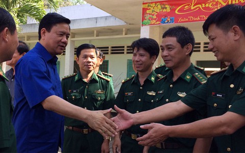 Lãnh đạo TP.HCM chúc tết các chiến sĩ tại Tây Ninh