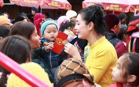 Góp tình cho vạn cái tết đủ đầy hơn