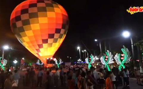 Tết Đinh Dậu 2017 ngắm Sài Gòn trên cao từ khinh khí cầu