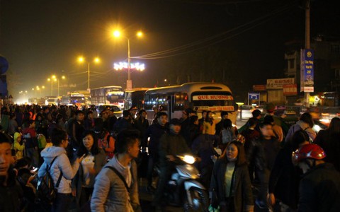 Cửa ngõ thủ đô ùn tắc từ sáng sớm