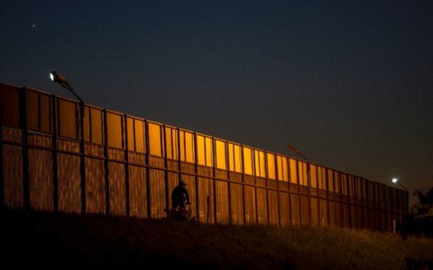 Mexico khuyến cáo dân 'thận trọng' với tình hình mới ở Mỹ