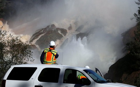Mỹ bỏ lệnh sơ tán khu vực đập Oroville