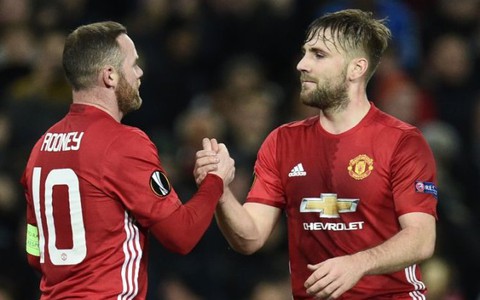 Điểm tin sáng 22-2: Rooney và Shaw vắng mặt trận Saint-Etienne