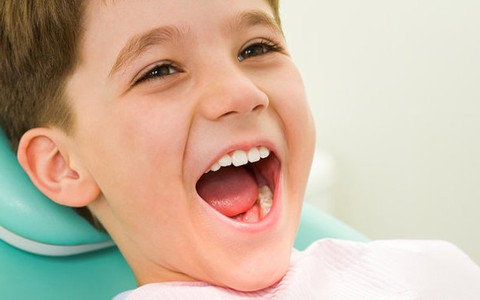 Bảo vệ răng và nướu của trẻ