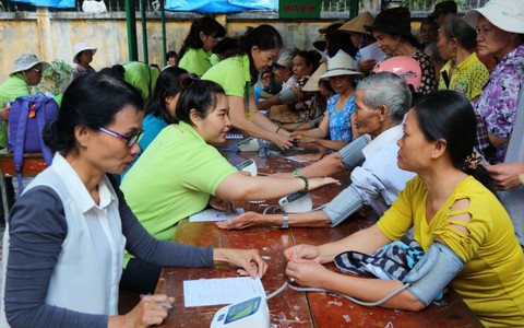 Những đôi chân không mệt mỏi