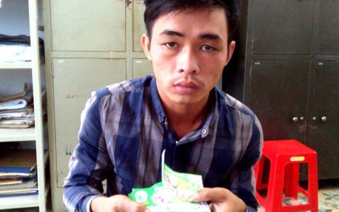 Mua vé số giả đi lừa đổi lấy tiền