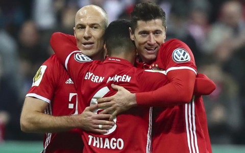 Điểm tin sáng 2-3: Thắng dễ Schalke, B.M vào bán kết Cúp quốc gia Đức