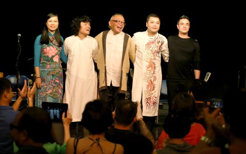 Song tấu Hà Nội ngẫu hứng và ma mị